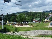 A jsme zp�tky u lanovky